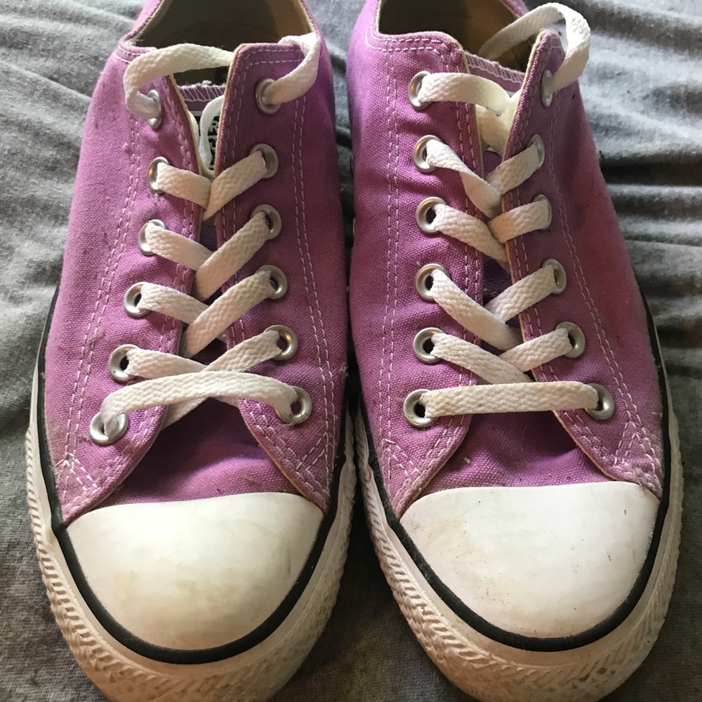 Lilac Converse low tops